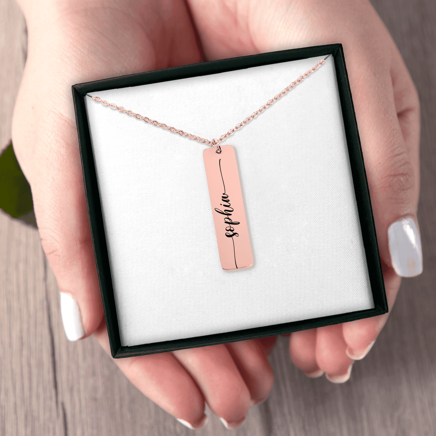 Personalized Vertical Name Necklace – Custom Engraved Jewelry